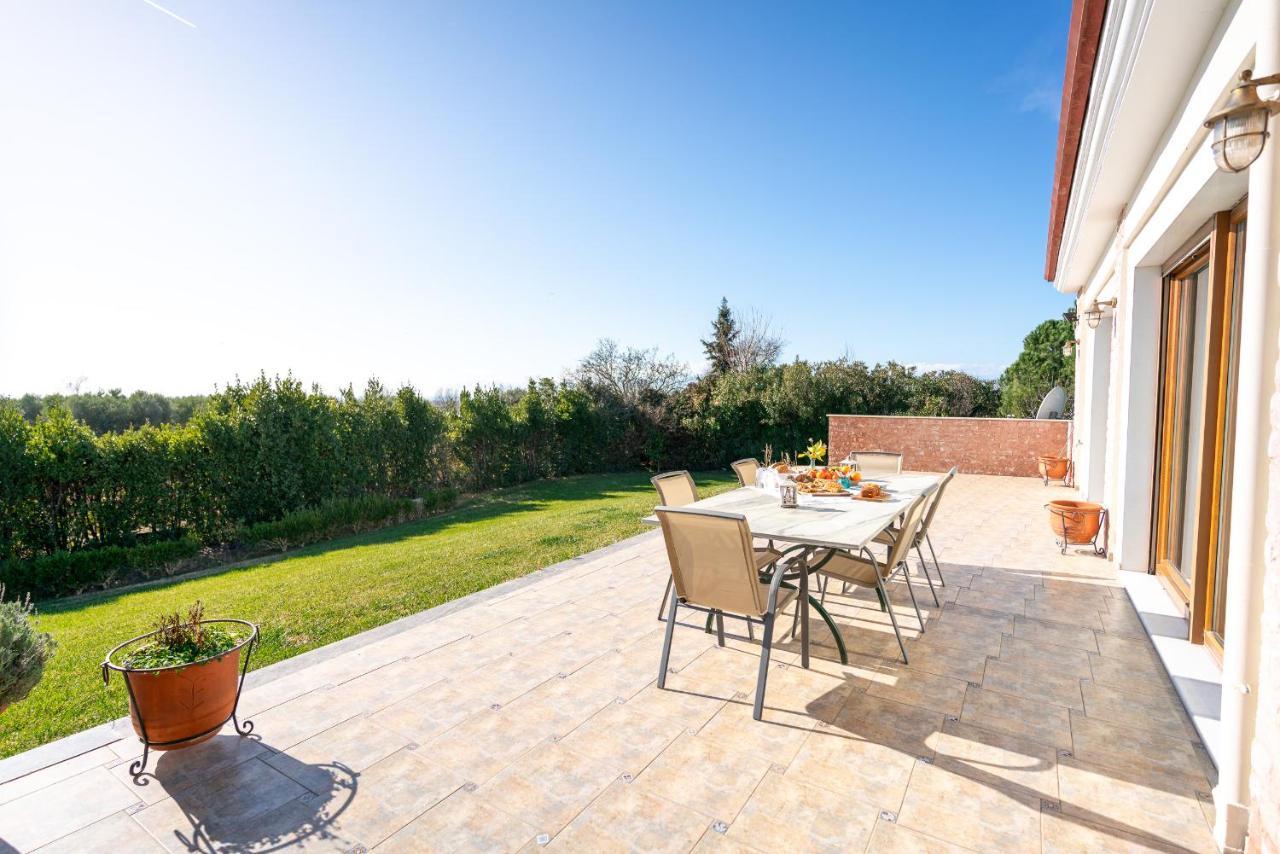 אפאנומי Villa Bougainvillea מראה חיצוני תמונה